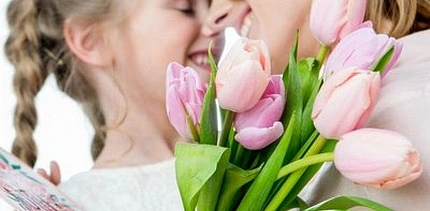 С добрым и душевным праздником – с Днем матери!